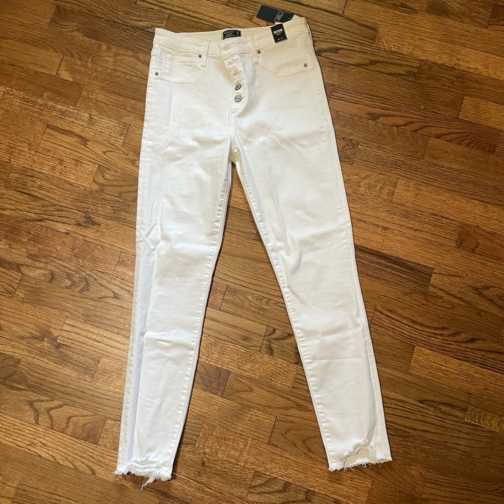 Brand new Abercrombie white jeans